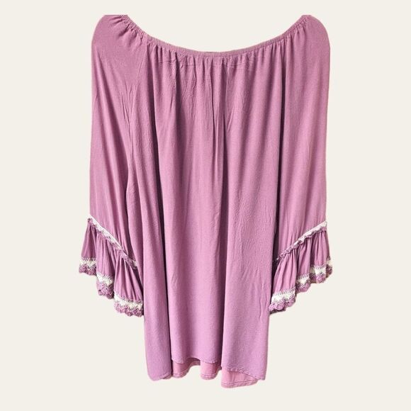 LIKE NEW ENTRO Women's Lilac Color Lace Bell Sleeve Top - Picture 8 of 14